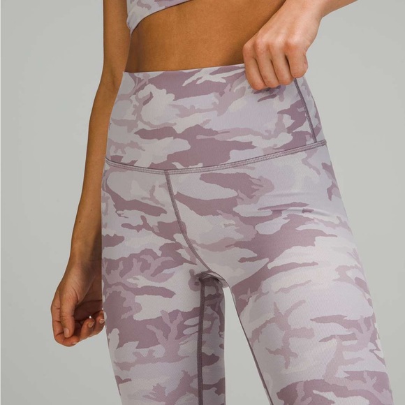 Lululemon Wunder Under High-Rise Tight 25" *Luxtreme Sz 6 - Picture 3 of 7